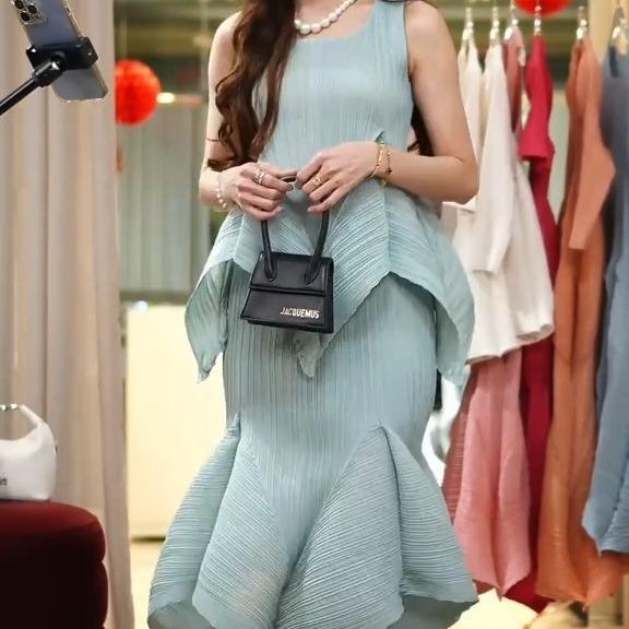 Set gồm áo và chân váyđồng màu dập ly cao cấp, bộ áo và chân váy thanh lịch nhiều màu Tegan — ảnh 4