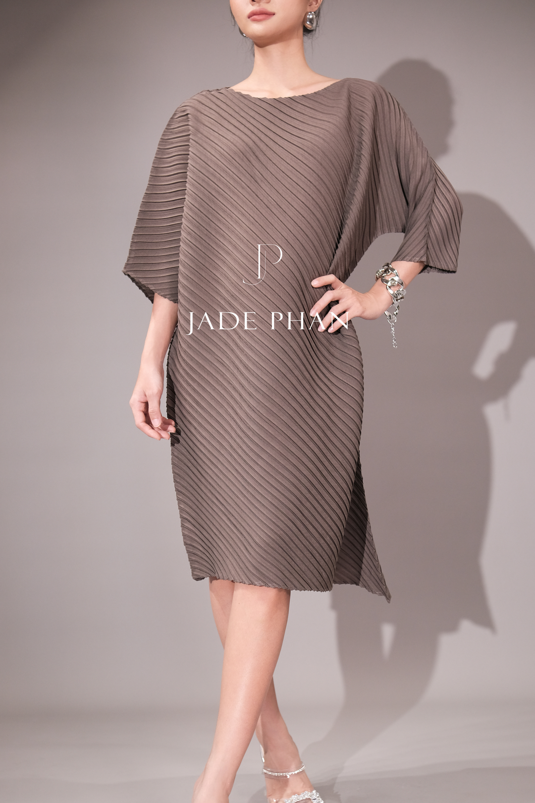 ESTHER PLEATED DRESS - Ghi