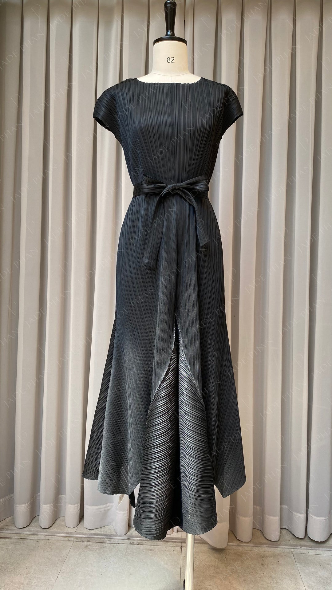 LAVERNA Pleated Dress - Black