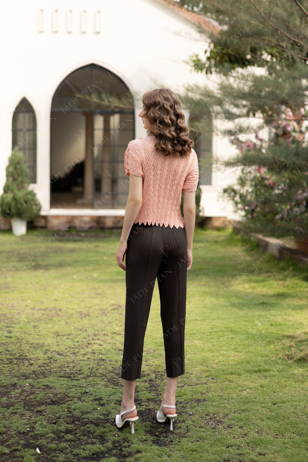 SET VERA Pleated Top Pink & Daisy Pleated Pant Black