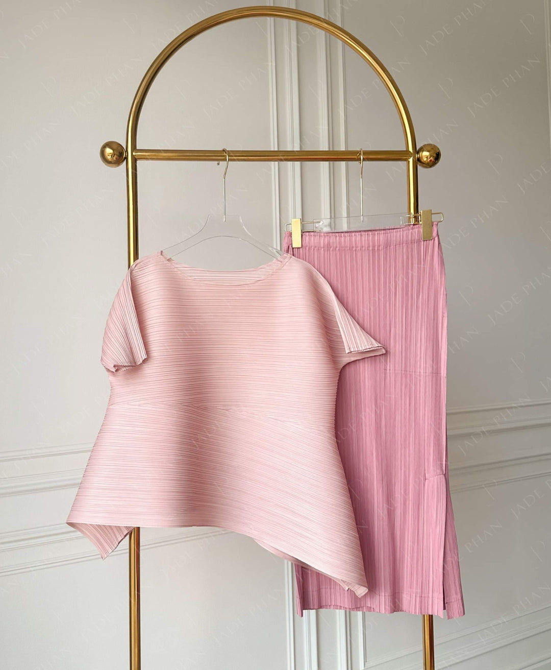 Set KATLE Pleated Top Pink & AUDORA Pleated Skirt