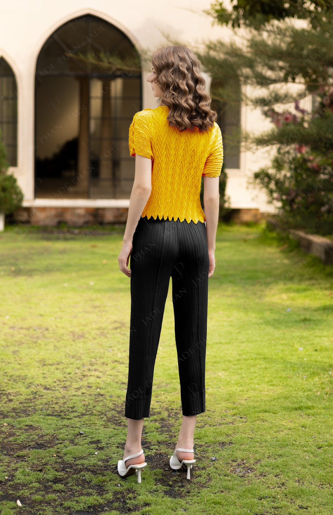 SET VERA Pleated Top Yellow & Daisy Pleated Pant Black