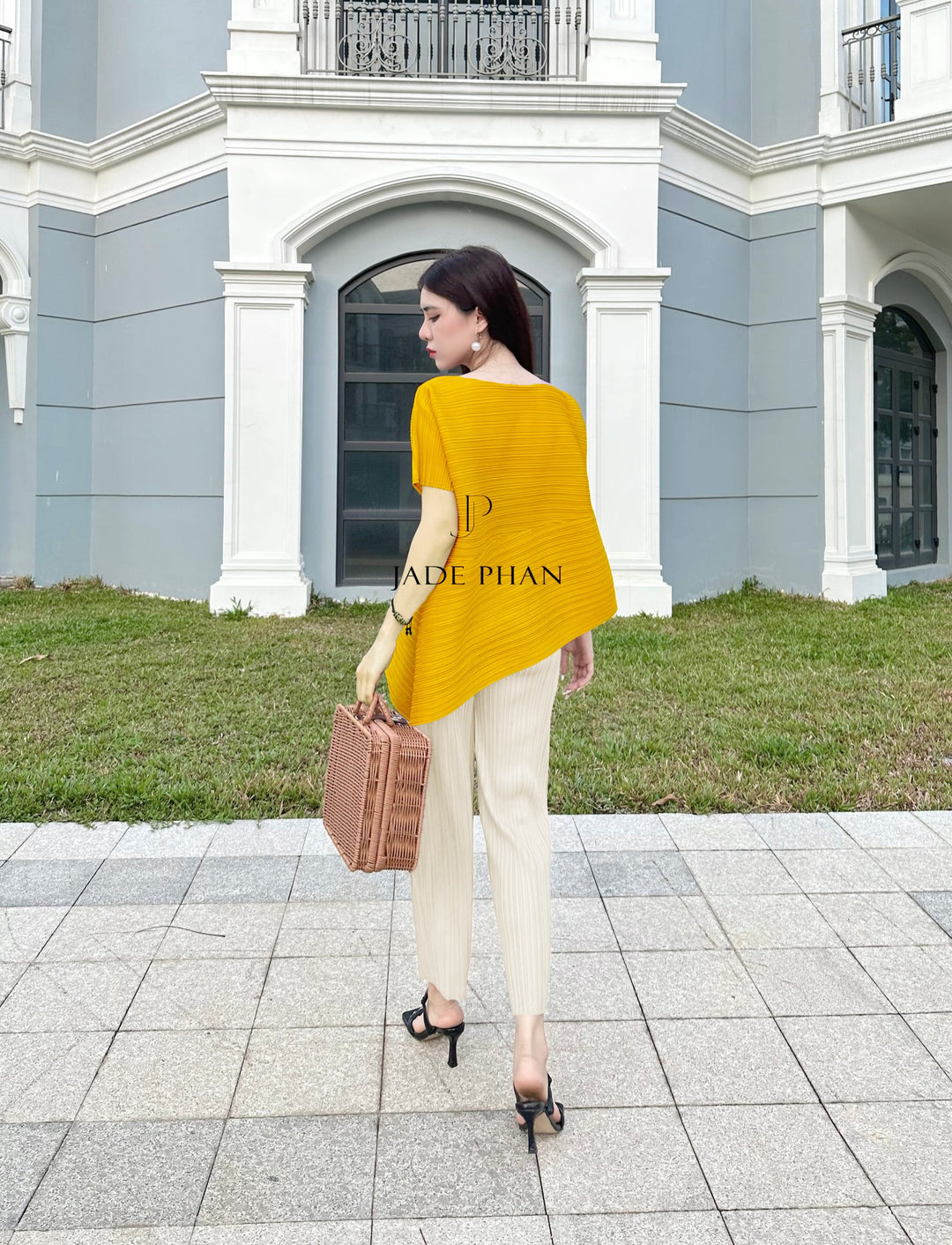 Set KATLE Pleated Top Yellow & KATLE Pleated Pant White