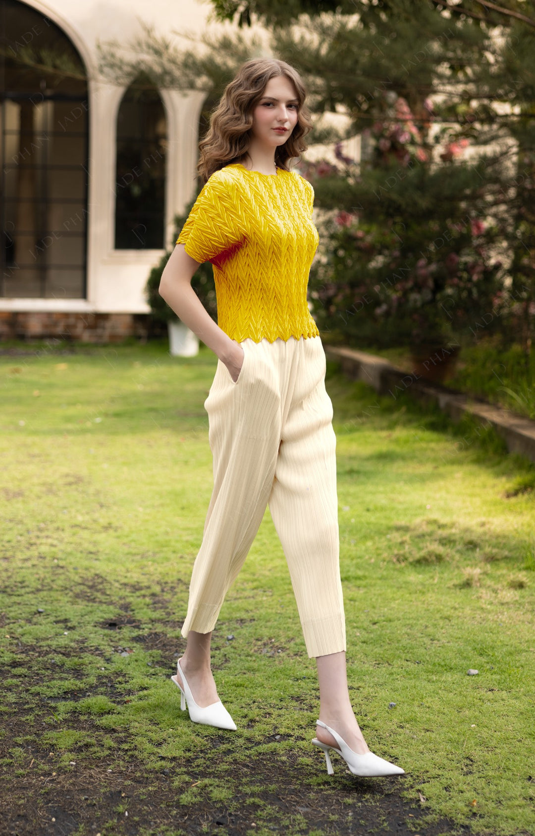 SET VERA Pleated Top Yellow & Daisy Pleated Pant White