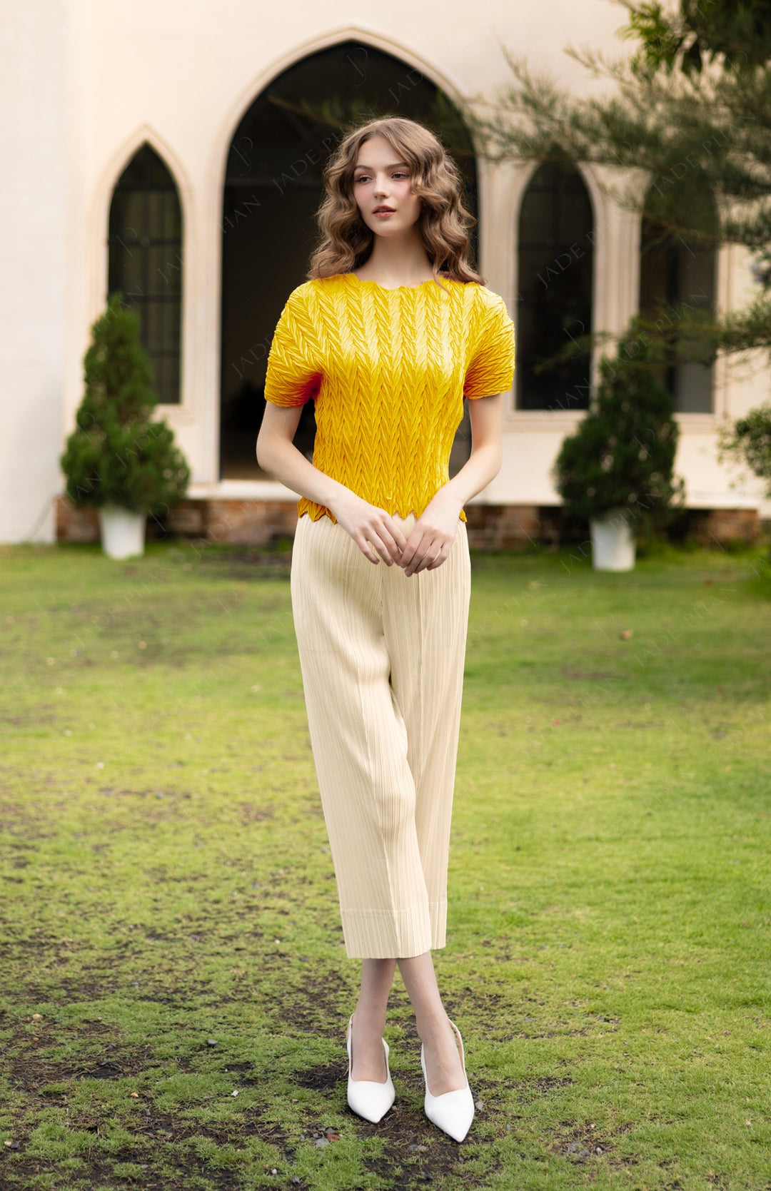 SET VERA Pleated Top Yellow & Daisy Pleated Pant White