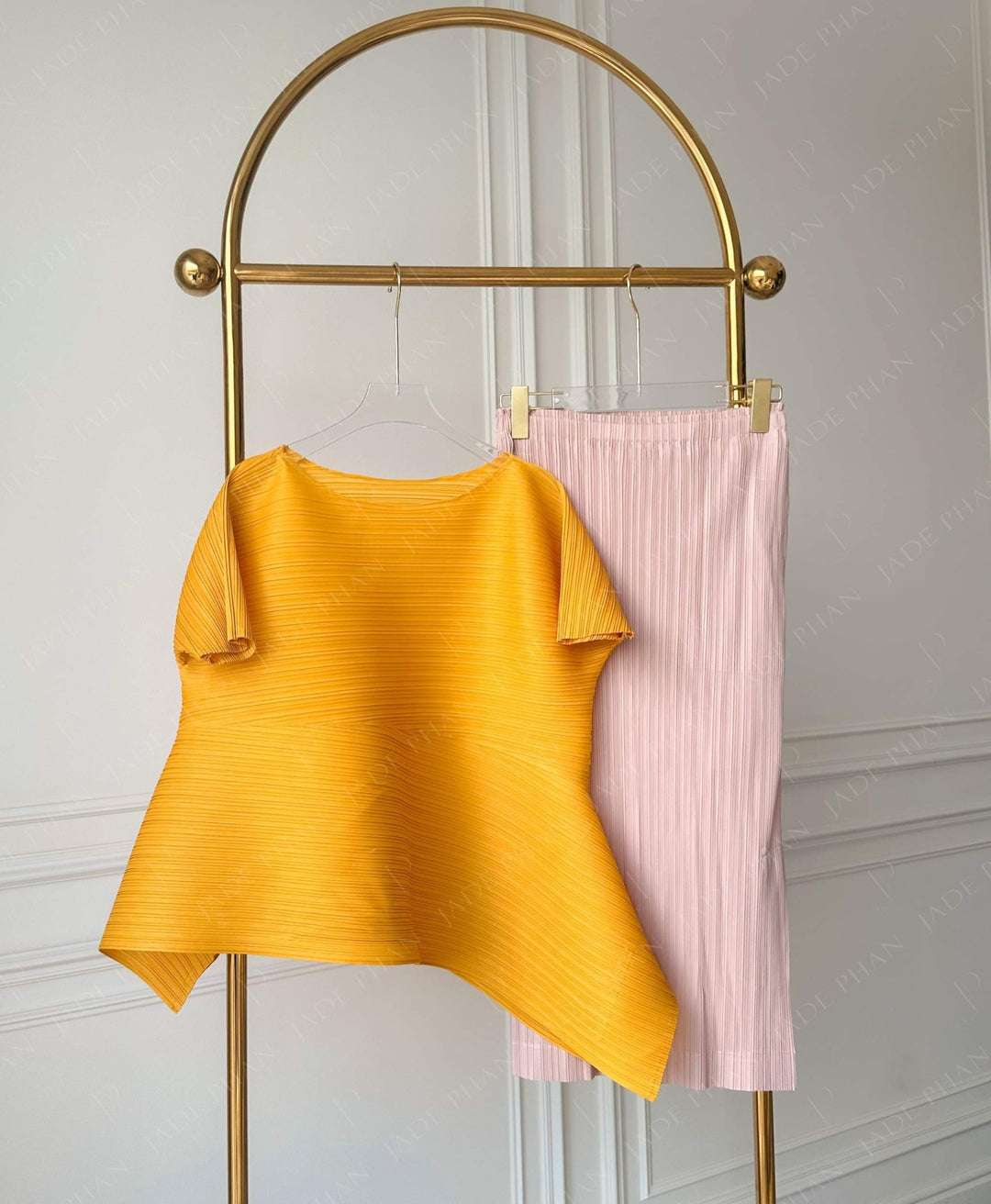 Set KATLE Pleated Top Yellow & AUDORA Pleated Skirt