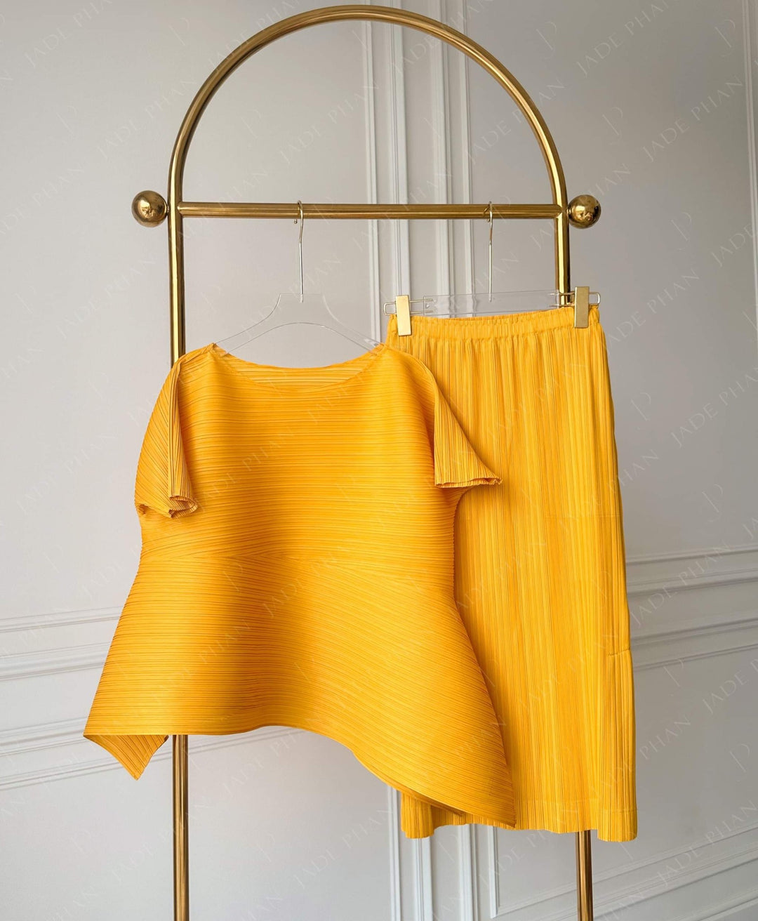 Set KATLE Pleated Top Yellow & AUDORA Pleated Skirt