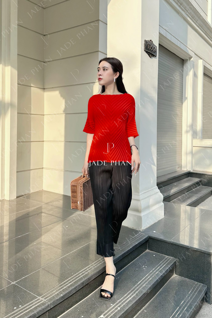 Set NADEEN Pleated Top Red & DAISY Pleated Pants Black