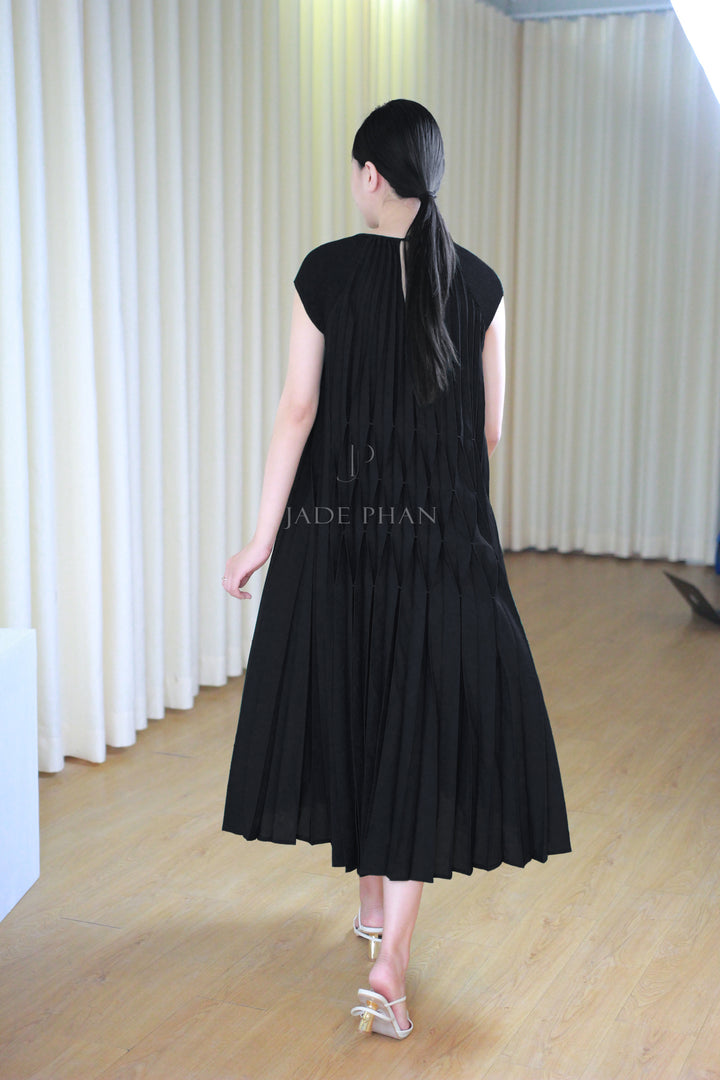 ADENA Pleated Dress - Black