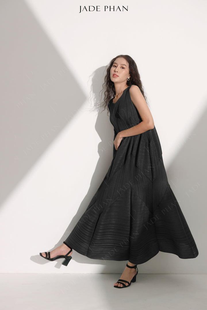 JEUNESSE Pleated Midi Dress -  Black