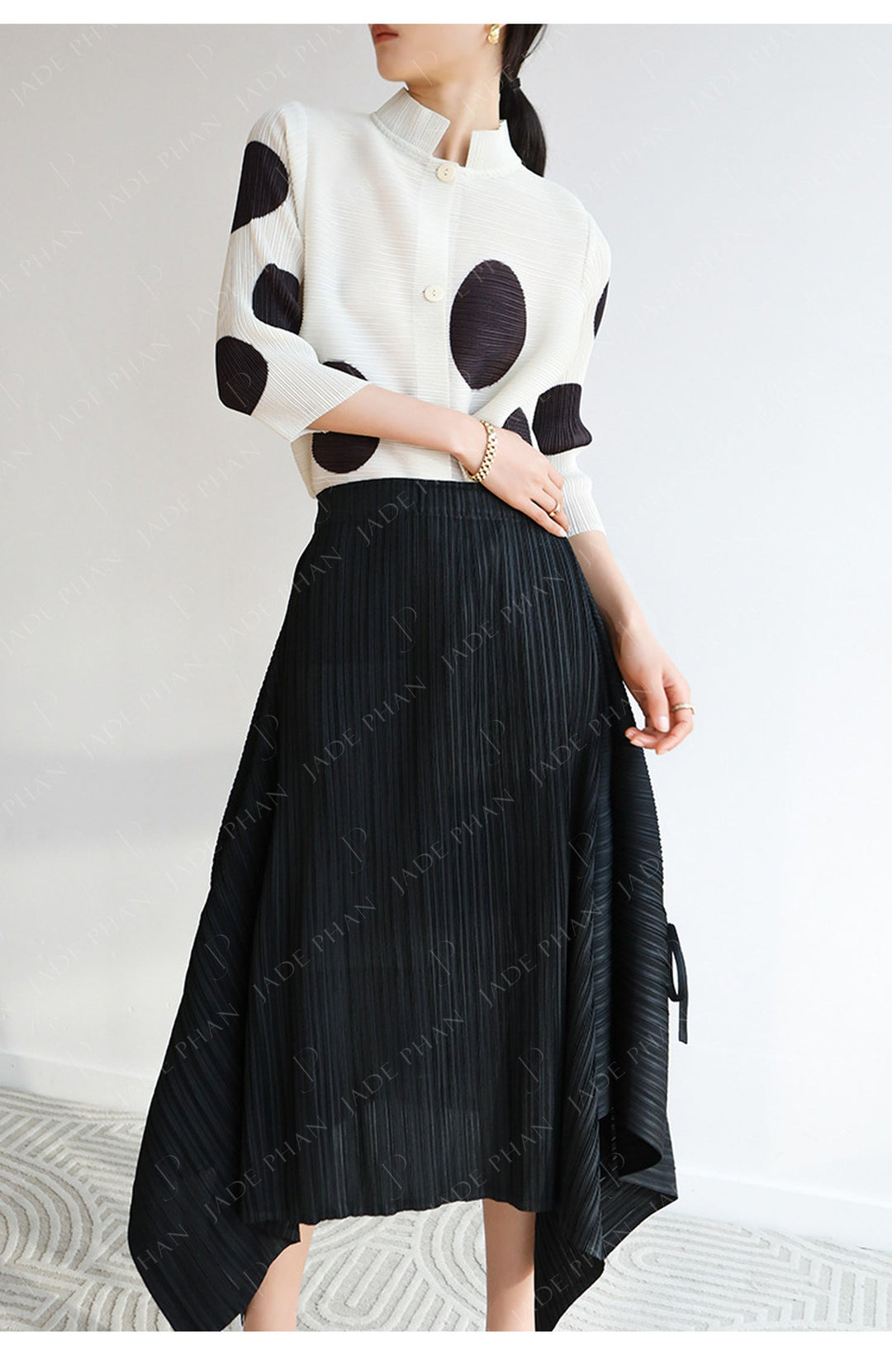 HABILE Pleated Skirt - Black