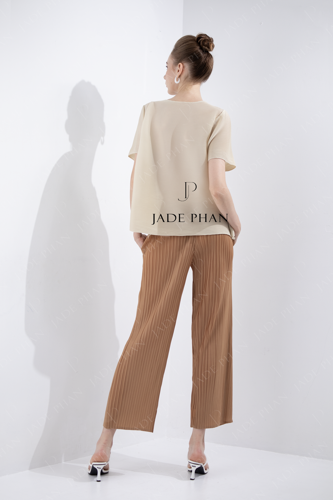 SET AIME'E Pleated Top Vermont Cream & KATLE Pleated Pants Copper